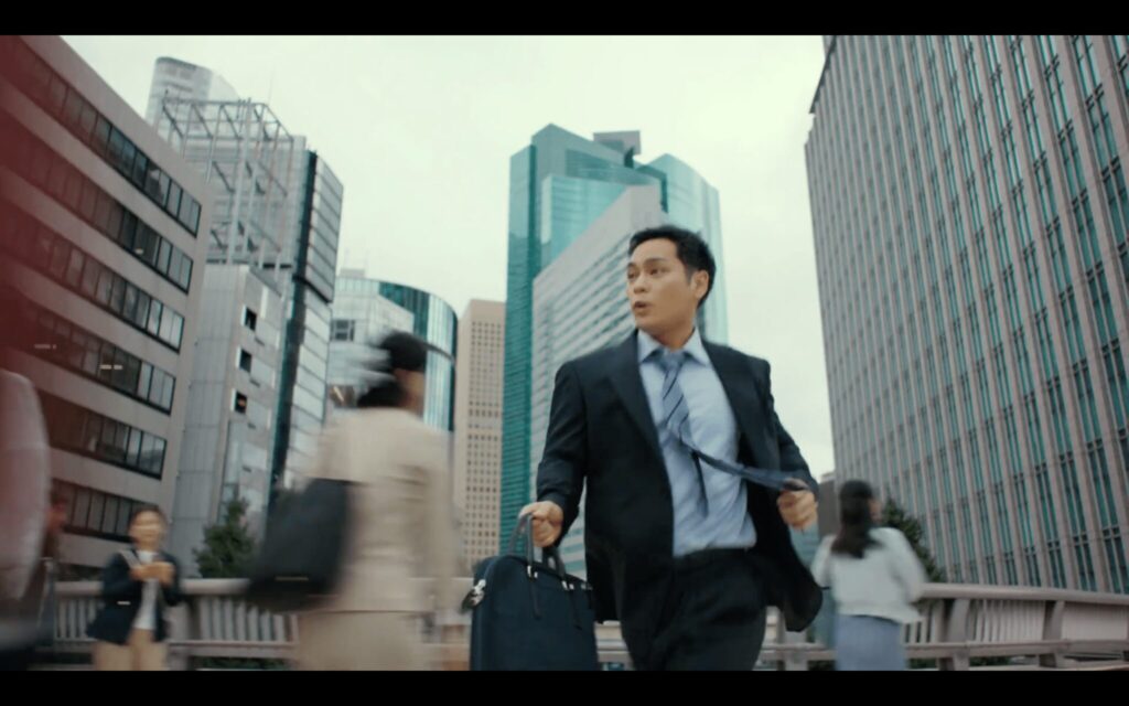 街中を走るシーン